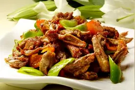 湘菜系列推荐：小炒拆骨肉，湘味铁板土豆 ，干锅香辣鱼肚图片