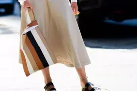 矮个子穿平底鞋时，牢记这5点，显瘦又显高，高个只能羡慕图片