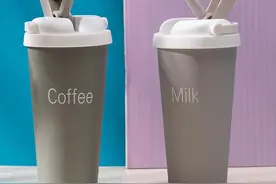 静物摄影：奶茶杯子图片