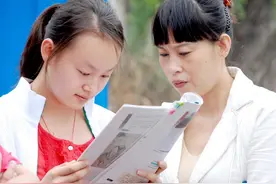 家长问：初一第一次月考各科都在70分左右，有希望提升吗？图片