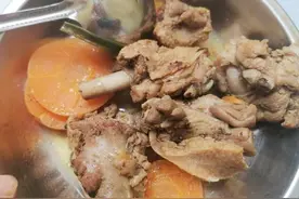 夏季降火首选简单美味闷炒鸭肉做法孩子爱吃宝宝食谱家常菜图片