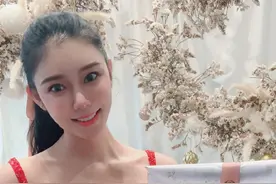 只因摸了不该摸的臀，林丹一世英名蒙尘：被讽是“苍蝇”图片