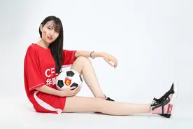 中超2020赛季即将开幕美女球迷写真为赛季加油助威图片