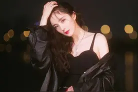 撩个头发都风情万种？杨幂真是好港一女的图片