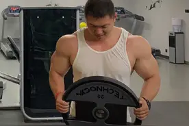 山东肌肉猛男因太壮遭女生嫌弃，网友却很想拥有这样的身材图片