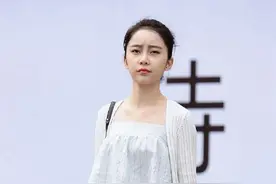 短款上衣配什么裤子才好看？掌握4种“窈窕”搭配，释放清爽魅力图片
