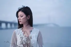 女人最爱听的四句情话，一句就俘获她的欢心，聪明男人都应该知道图片