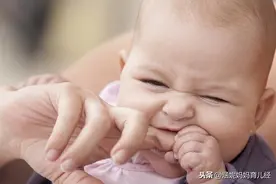 孩子总是喜欢咬人？比起一句单薄的“不可以”，用这4招更有效图片