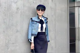 真是低估“大妈们”的时髦感，看看这位妈妈的搭配，优雅又洋气图片
