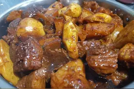 五花肉烧土豆，鲜香入味肥而不腻，软糯香甜超下饭，美味家常菜图片