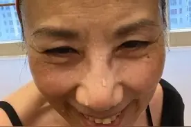 好正！72岁TVB老花旦无惧素颜露皱纹出镜：运动后大汗淋漓玩自拍图片