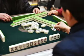 春节打牌要分清娱乐和赌博！人均200元即为违法行为图片