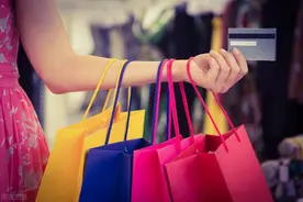 为何丈夫威胁离婚，老婆仍要买买买？刺激女人购物的不仅是“爽快”，还有“恐惧”图片