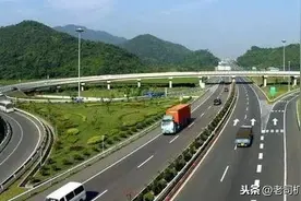 山东公路限速设置的有多奇葩？车主吐槽：十本驾照都不够扣！图片