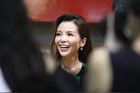 主持人朱迅曝与王志的真实婚姻生活：在他面前，我不大敢撒娇图片