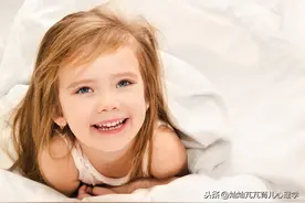 孩子喊你，不答应。如此不及时应答，会导致孩子同理心差，情商低图片