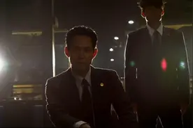 经典电影《新世界》，不起眼的李子成凭什么能坐上老大位子？图片