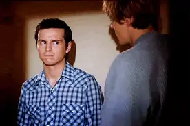 明明很正常的人，总是眼神躲闪、不敢与身边的人对视是什么心理？图片