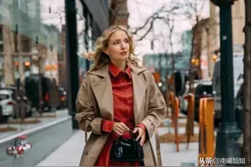 风衣+连衣裙=今年最时髦穿搭！保暖时尚两不误，关键是特显气质图片