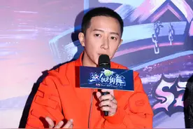 韩庚寸头造型酷帅十足，活力橙夹克减龄图片