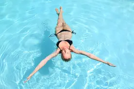 游泳的核心秘诀是什么？是浮力大于阻力图片