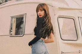 "梨型身材"怎么穿显瘦？学这4个遮肉法，堪称"削肉神器"图片