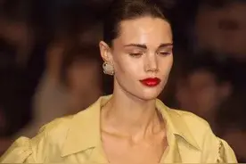 穿 Yves Saint Laurent 的女子，都带着一点点骄傲的迷人状态图片