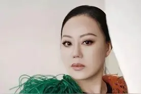 章小蕙：靠着“买买买”，她生活奢靡收获大批粉丝，57岁宛如少女图片