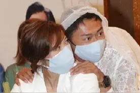 TVB当红小生反串穿婚纱！全身白衣蒙面这个造型太好笑图片