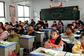 老师是怎样对待学习差，但很文静、不惹事的学生的图片
