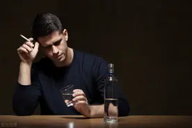 抽烟，喝酒，被迫的无奈图片