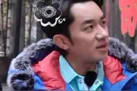 低至2.5分的最尬综艺再现穿帮 贾乃亮敲开素人门竟有摄像机支架图片