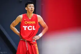 周琦自黑波兰中锋话题：我应该听得懂波兰话 盼大家在网上少骂我图片