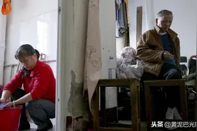 广西33岁女子带前夫改嫁，1个屋檐下3人相处17年，看生活成啥图片