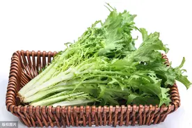 一道简单的苦苣菜，是农村人梦寐以求的下饭菜图片