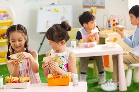 孩子打人可能是他缺乏共情能力，试下这6个方法，能激发他共情力图片