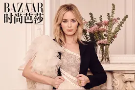 现在的《寂静之地》女主Emily Blunt，早已不是口吃的女孩图片