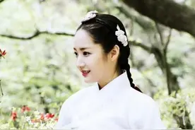 南韩女星剧中的韩服造型，张娜拉华贵大气，金素恩温柔淡雅图片