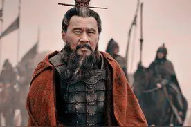 曹操：奸诈令我发迹，乱世要比各路枭雄心更狠图片