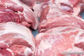 买猪肉，冷冻肉和新鲜肉咋区分？掌握1个技巧，不用担心再买错图片
