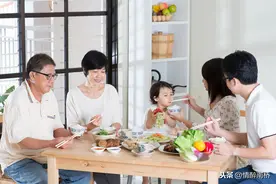 给已婚女人的忠告：面对“婆家”的事情，不要冲在丈夫前面图片