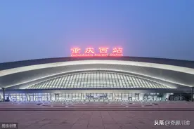 重庆到北京的高铁，为何会绕到成都拐一个90度的弯？图片