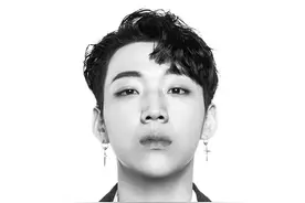 韩国21岁当红男星行为失控！当街脱裤还晒照，还有校园霸凌前科图片