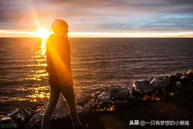 对一个人最大的伤害，就是夸他“懂事”图片