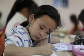 家长：建议教室安装空调，校长：太难了图片