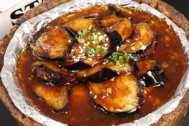 茄子酱烧制五花肉茄夹，浓香扑鼻，口味微甜图片