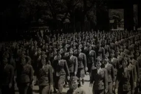 日本女兵有多恐怖？被美国俘虏后集体自杀图片