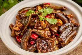 鳝鱼，上海叫“黄鳝”，扬州称“长鱼”，吃鳝鱼真的长力气？图片