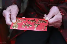 偷花了500块压岁钱被教训，孩子：难道都是我的错图片