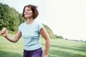 每天坚持行走两万步，对身体有没有好处？医生和您唠唠实在嗑儿！图片